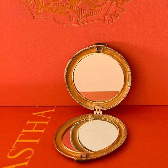 Vintage Enamel Compact: Jewelled Dragonfly & Bee, Double Mirror - Picture 8 of 9